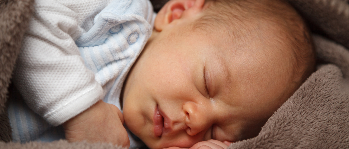 Troubles du sommeil bébé : que faire et qui consulter ?
